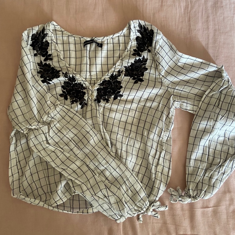 A&F Long Sleeves Top